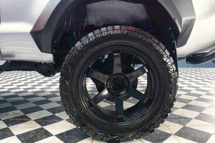 VIGO 4WD 2013 2.7J AT SMART CAB SILVER  9354 full
