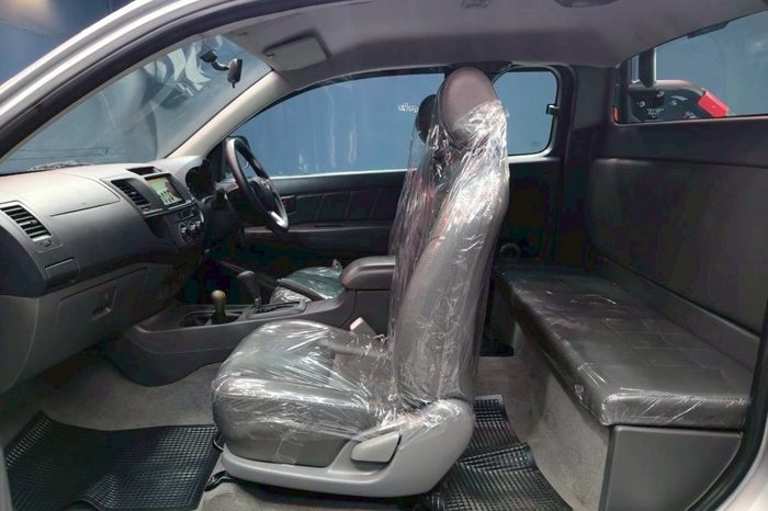 VIGO 4WD 2013 2.7J AT SMART CAB SILVER  9354 full