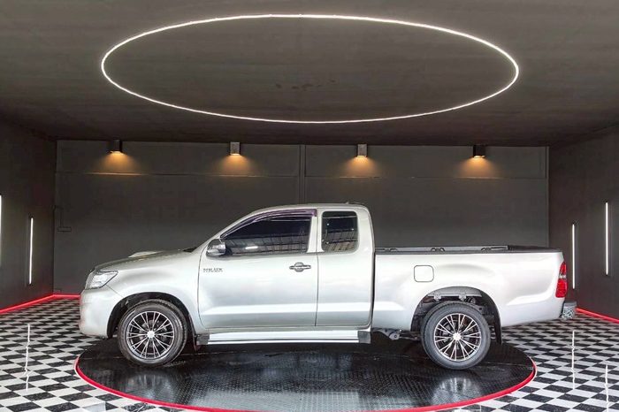 VIGO 2WD 2012 2.5G MT SMART CAB SILVER  9384 full