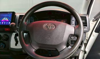TOYOTA 2WD 2019 3.0 AT COMMUTER WHITE  944 full