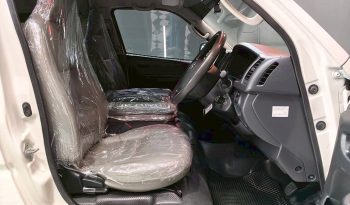 TOYOTA 2WD 2019 3.0 AT COMMUTER WHITE  944 full