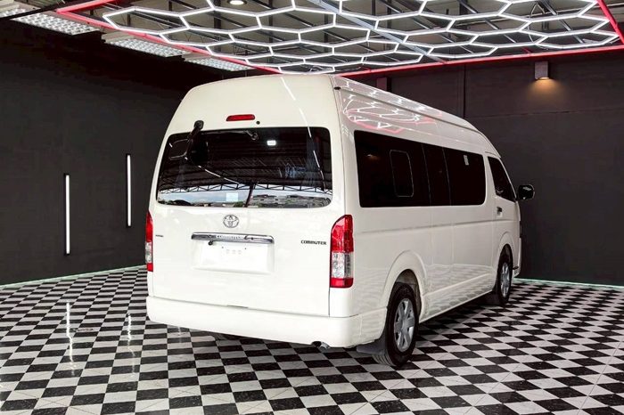 TOYOTA 2WD 2019 3.0 AT COMMUTER WHITE  944 full