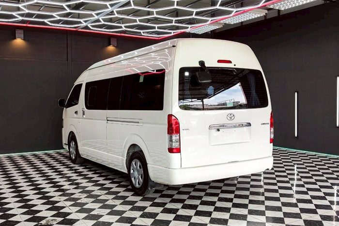 TOYOTA 2WD 2019 3.0 AT COMMUTER WHITE  944 full