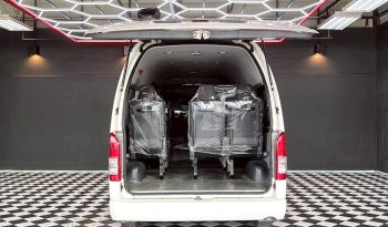 TOYOTA 2WD 2019 3.0 AT COMMUTER WHITE  944 full