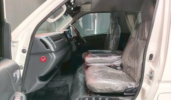 TOYOTA 2WD 2019 3.0 AT COMMUTER WHITE  944 full