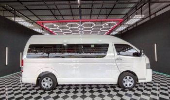 TOYOTA 2WD 2019 3.0 AT COMMUTER WHITE  944 full