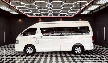 TOYOTA 2WD 2019 3.0 AT COMMUTER WHITE  944 full