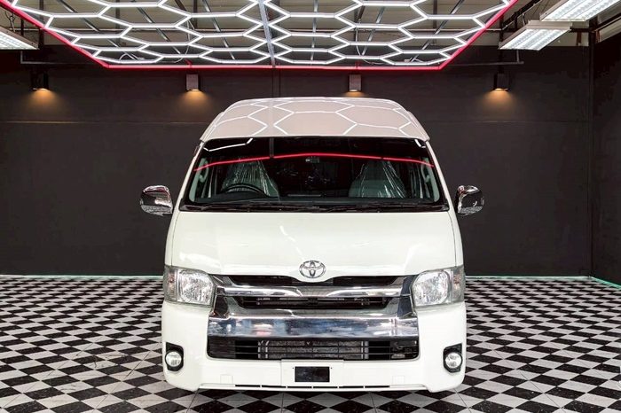 TOYOTA 2WD 2019 3.0 AT COMMUTER WHITE  944 full