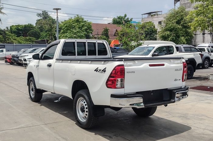 REVO 4WD 2023 2.8 ENTRY MT STANDARD WHITE  9761 full