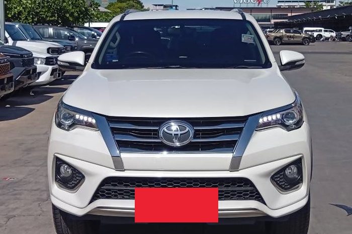 TOYOTA 2WD 2015 2.7V AT FORTUNER WHITE  6208 full