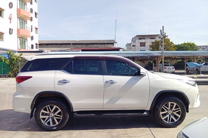 TOYOTA 2WD 2015 2.7V AT FORTUNER WHITE  6208 full