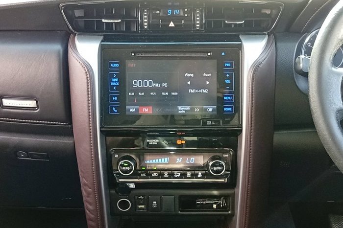 TOYOTA 2WD 2015 2.7V AT FORTUNER WHITE  6208 full