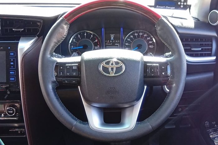 TOYOTA 2WD 2015 2.7V AT FORTUNER WHITE  6208 full