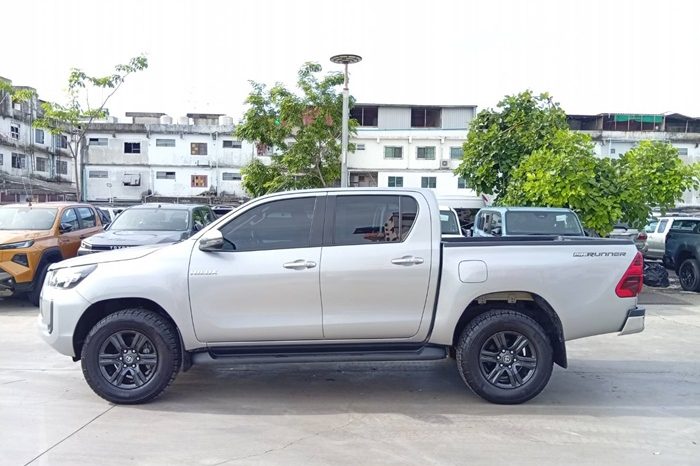 REVO PRE 2020 2.4 ENTRY AT DOUBLE CAB SILVER  7358 full