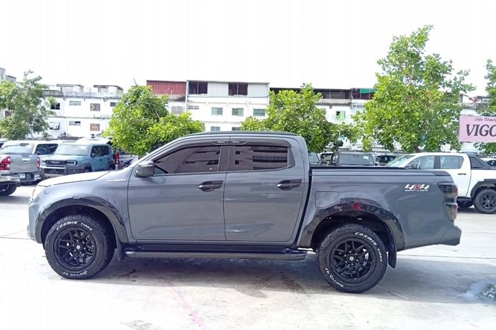 ISUZU 4WD 2023 3.0 AT DOUBLE CAB GREY  4930 full