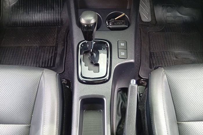ROCCO PRE 2021 2.4 HIGHT AT DOUBLE CAB RED  7500 full