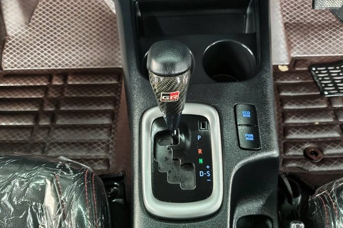 REVO PRE 2021 2.4 MID AT DOUBLE CAB BLACK  6041 full