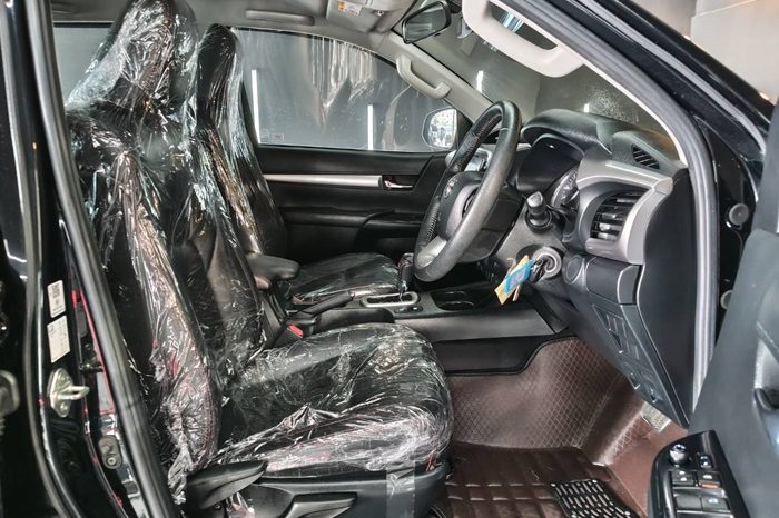 REVO PRE 2021 2.4 MID AT DOUBLE CAB BLACK  6041 full