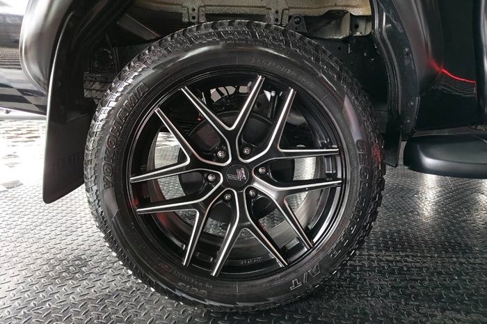 REVO PRE 2021 2.4 MID AT DOUBLE CAB BLACK  6041 full