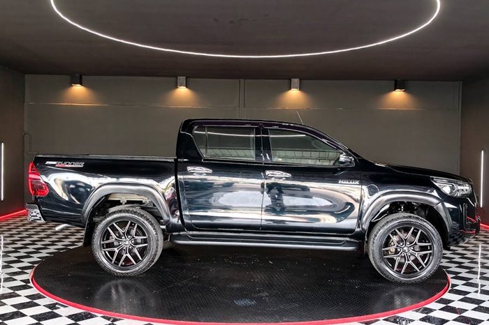 REVO PRE 2021 2.4 MID AT DOUBLE CAB BLACK  6041 full