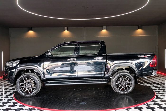 REVO PRE 2021 2.4 MID AT DOUBLE CAB BLACK  6041 full