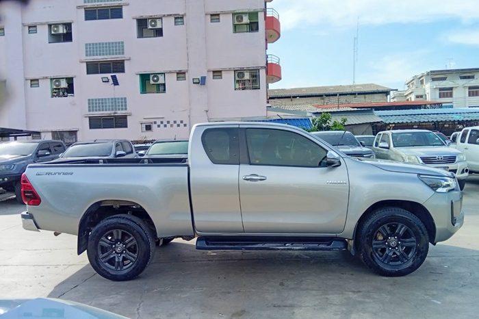 REVO PRE 2020 2.4 MID AT SAMRT CAB SILVER  3042 full