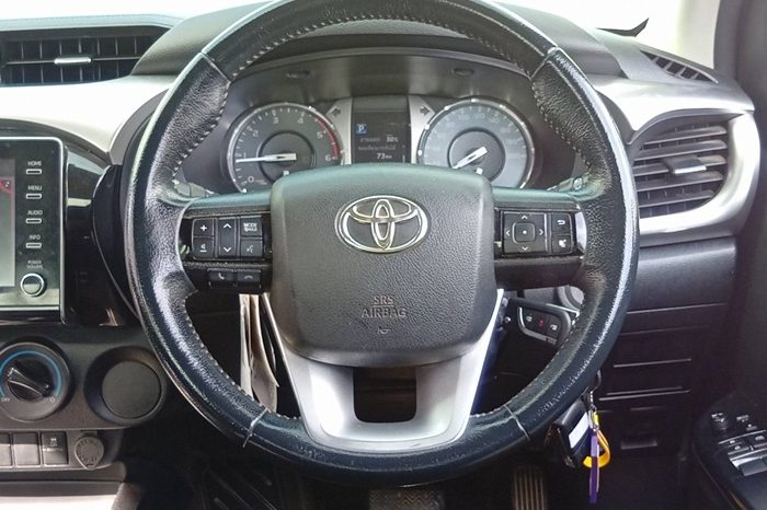 REVO PRE 2020 2.4 MID AT SAMRT CAB SILVER  3042 full