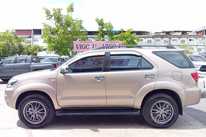 TOYOTA 4WD 2005 2.7V AT FORTUNER BROWN  5511 full