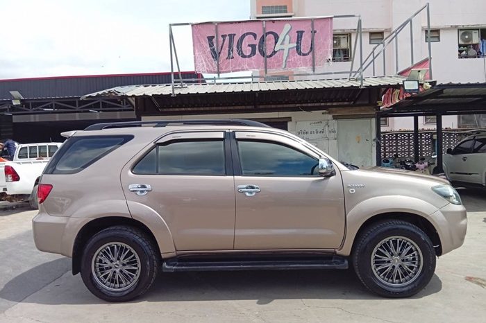 TOYOTA 4WD 2005 2.7V AT FORTUNER BROWN  5511 full