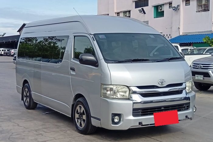 TOYOTA 2WD 2018 3.0 MT COMMUTER SILVER  3971 full