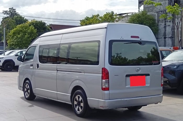 TOYOTA 2WD 2018 3.0 MT COMMUTER SILVER  3971 full