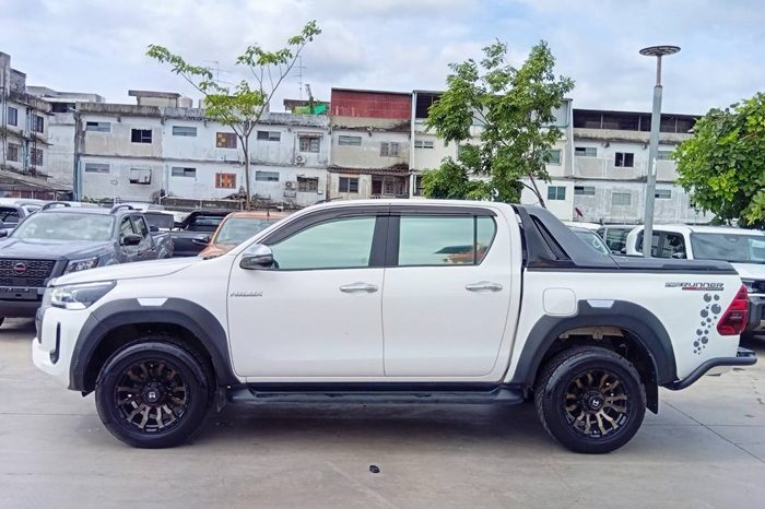 REVO PRE 2021 2.4 MID AT DOUBLE CAB WHITE  2989 full