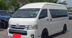 TOYOTA 2WD 2019 2.7 MT COMMUTER WHITE  8236