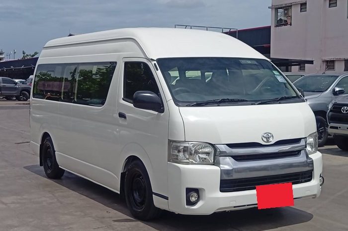 TOYOTA 2WD 2019 2.7 MT COMMUTER WHITE  8236 full