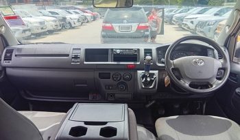 TOYOTA 2WD 2019 2.7 MT COMMUTER WHITE  8236 full