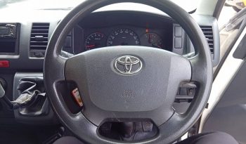 TOYOTA 2WD 2019 2.7 MT COMMUTER WHITE  8236 full
