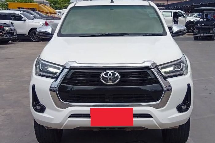 REVO 4WD 2022 2.4 MID MT DOUBLE CAB WHITE  8047 full