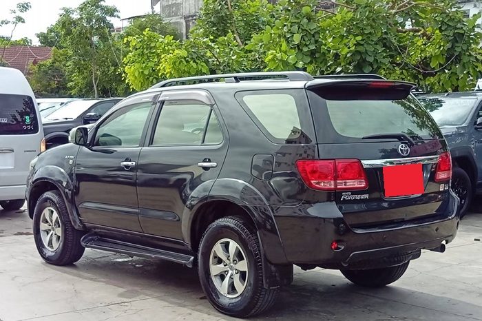TOYOTA 4WD 2007 2.7V AT FORTUNER BLACK  7736 full
