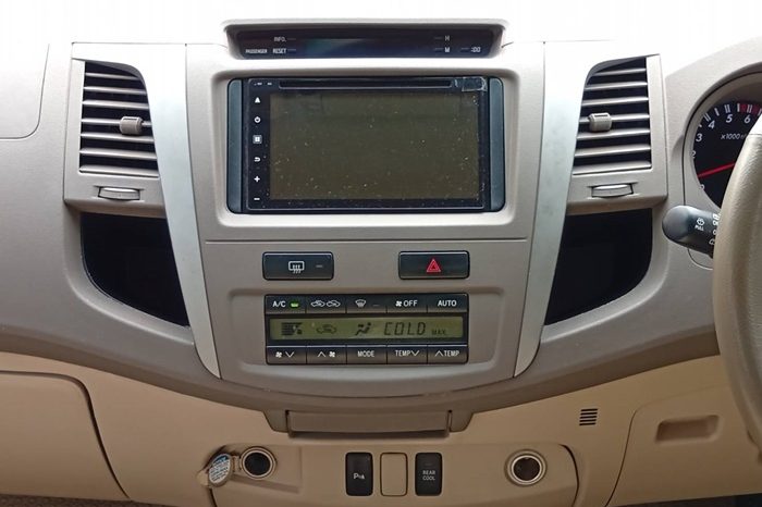 TOYOTA 4WD 2007 2.7V AT FORTUNER BLACK  7736 full
