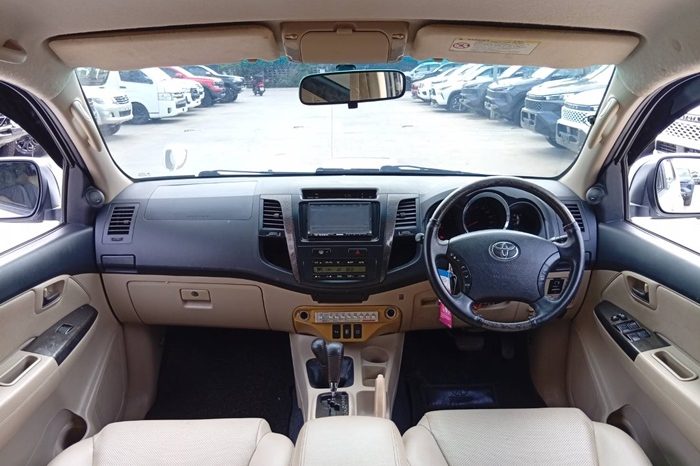 TOYOTA 4WD 2008 3.0V AT FORTUNER WHITE   9058 full