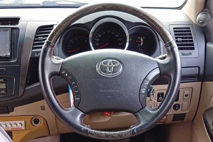 TOYOTA 4WD 2008 3.0V AT FORTUNER WHITE   9058 full