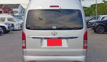 TOYOTA 2WD 2019 3.0 AT COMMUTER SILVER  8040 full