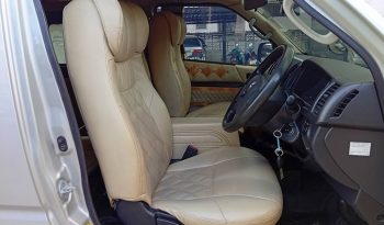 TOYOTA 2WD 2019 3.0 AT COMMUTER SILVER  8040 full