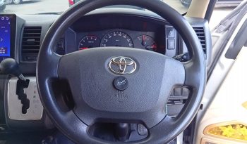 TOYOTA 2WD 2019 3.0 AT COMMUTER SILVER  8040 full