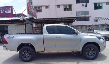 REVO 4WD 2021 2.4 MID MT SMART CAB SILVER  4259 full