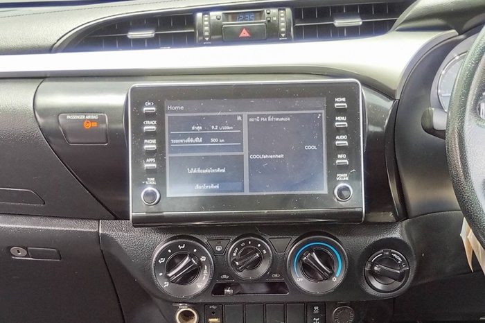 REVO 4WD 2021 2.4 MID MT SMART CAB SILVER  4259 full