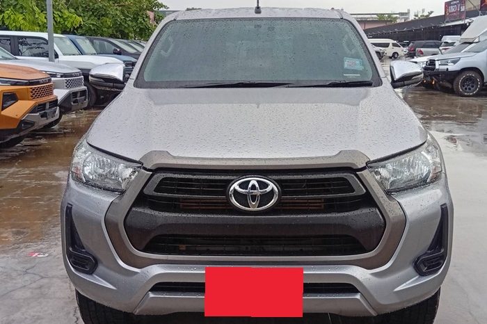 REVO PRE 2020 2.4 ENTRY AT DOUBLE CAB SILVER  7359 full