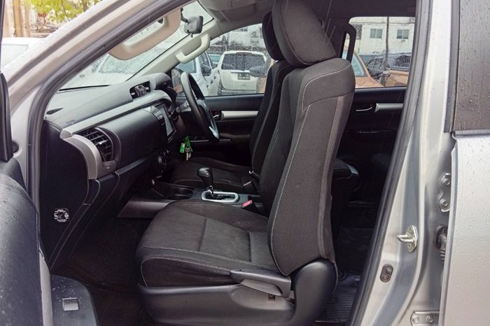 REVO PRE 2020 2.4 ENTRY AT DOUBLE CAB SILVER  7359 full
