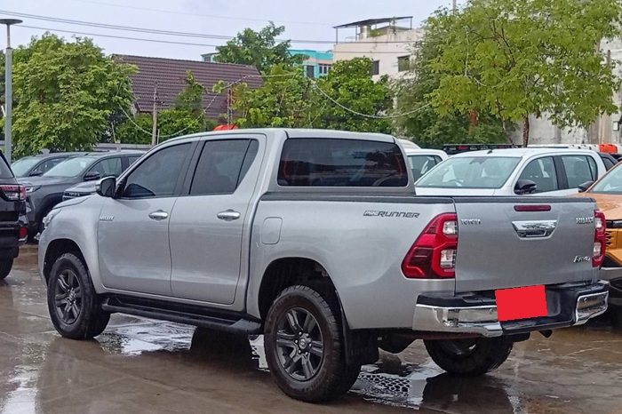 REVO PRE 2020 2.4 ENTRY AT DOUBLE CAB SILVER  7359 full