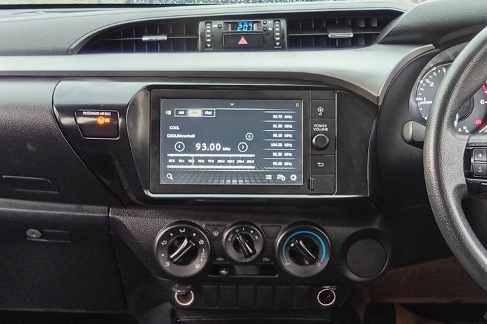 REVO PRE 2020 2.4 ENTRY AT DOUBLE CAB SILVER  7359 full